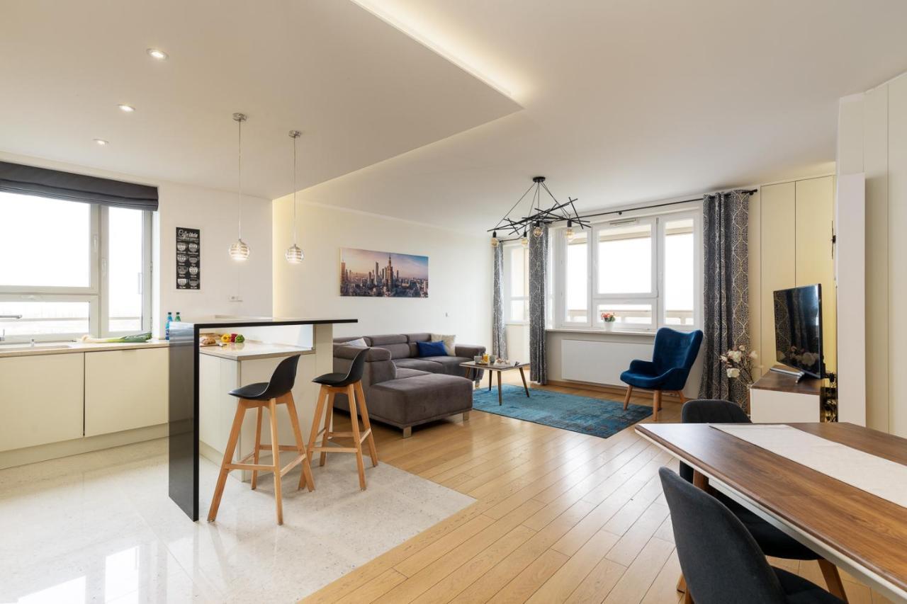 Apartment Slominskiego 5 II With Balcony By Noclegi Renters Varşova Dış mekan fotoğraf