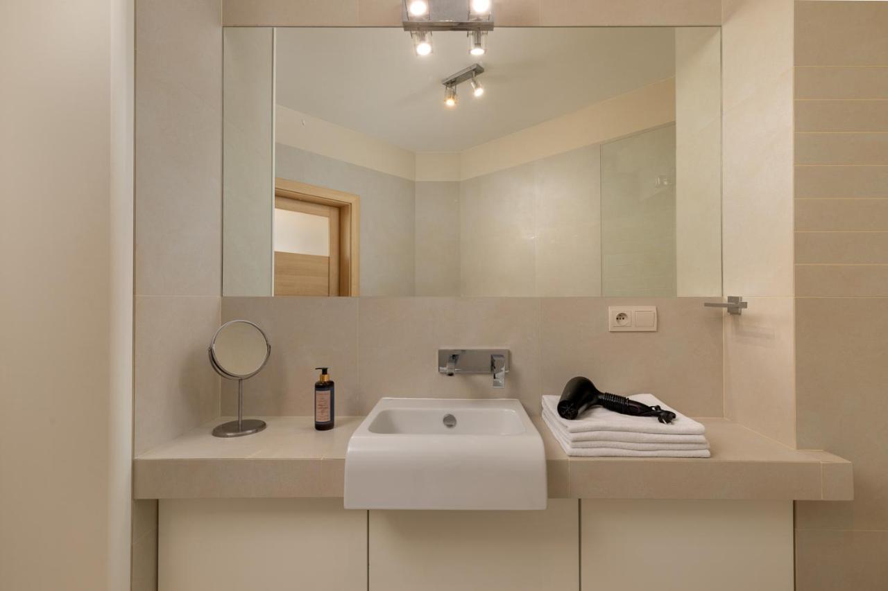 Apartment Slominskiego 5 II With Balcony By Noclegi Renters Varşova Dış mekan fotoğraf